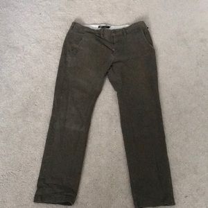 I am selling these authentic chino size 36 vans pants never ware them anymore